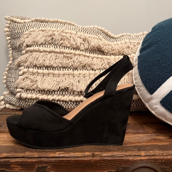 Black Wedge Heel - Picture 3 of 3